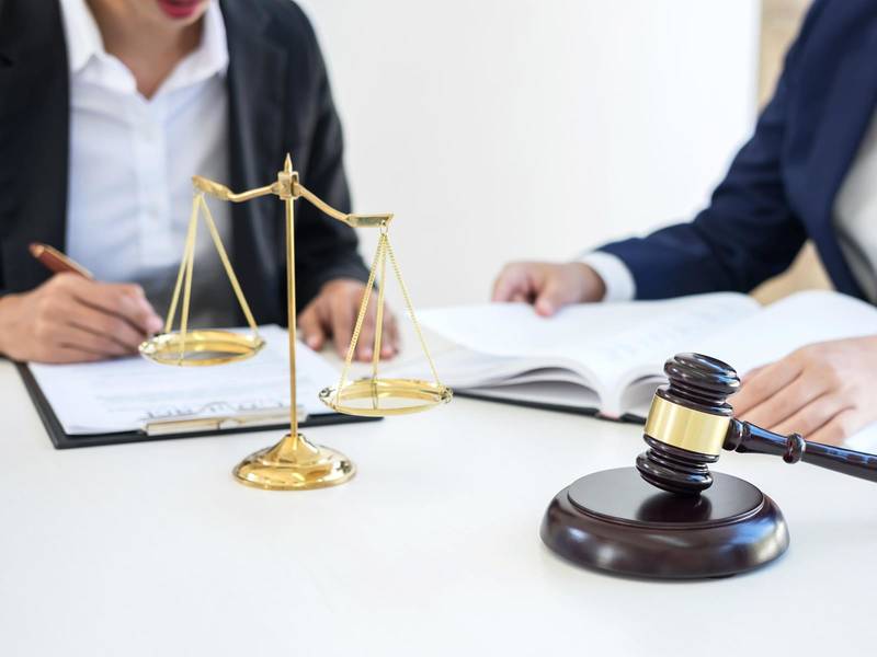 南京刑事辯護律師解讀：網上賣假煙判刑的多維度考量